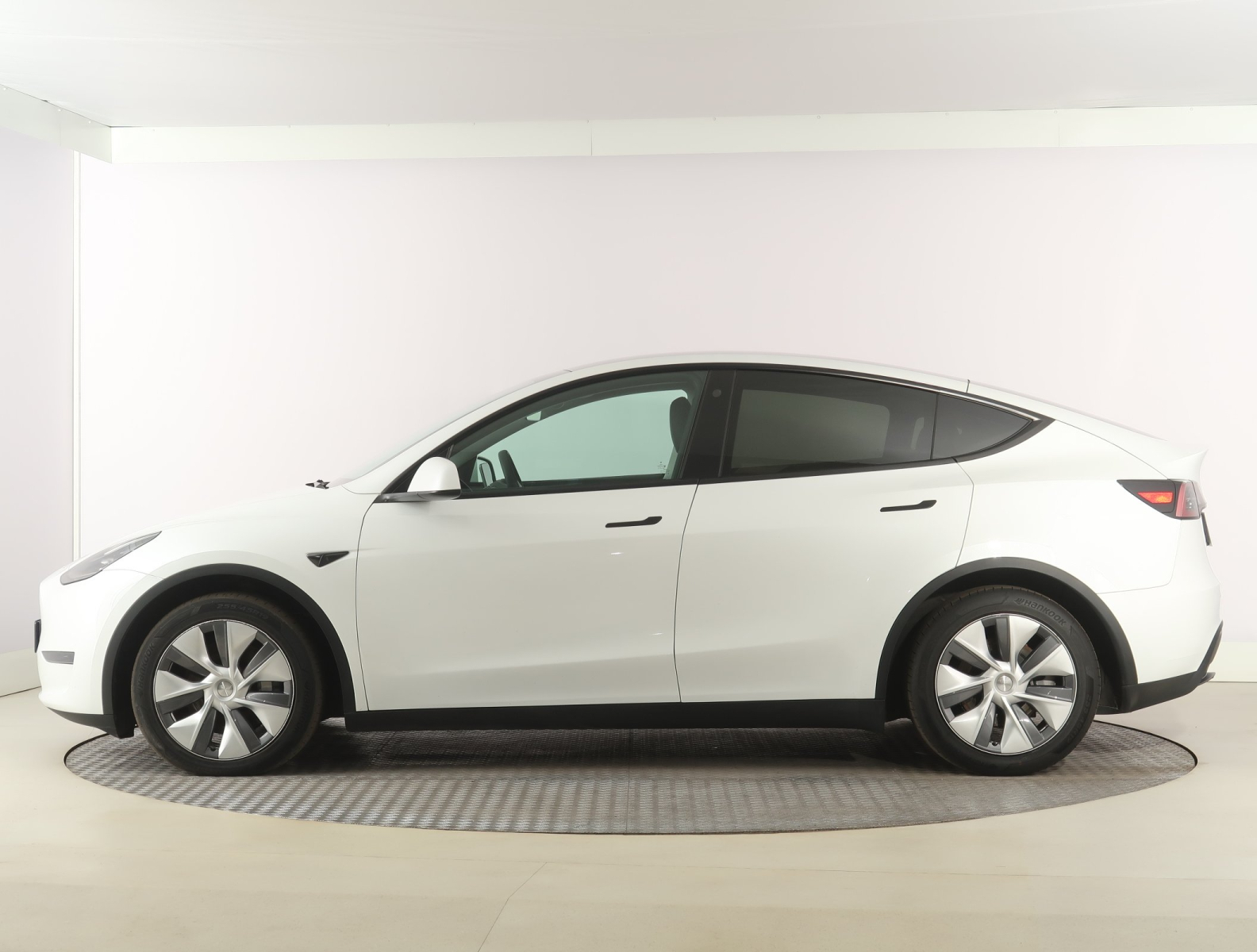Tesla Model Y - 2023