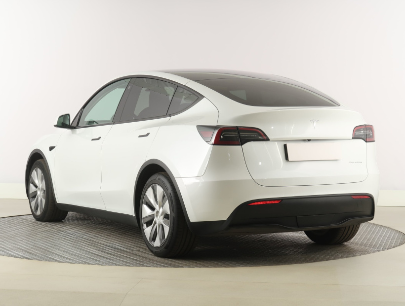 Tesla Model Y, 2023
