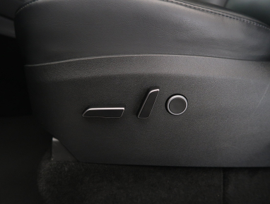 Tesla Model Y - 2023