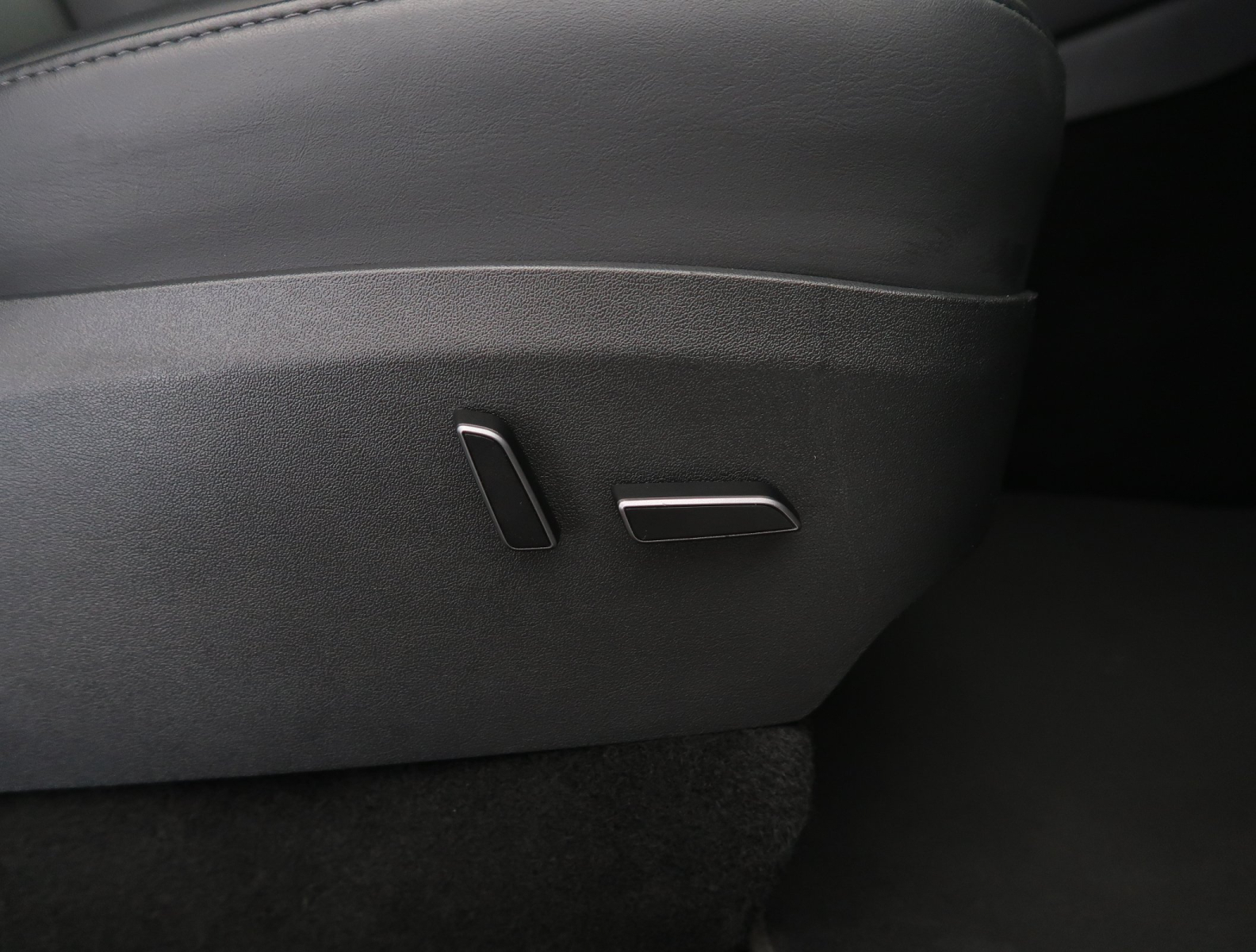 Tesla Model Y - 2023
