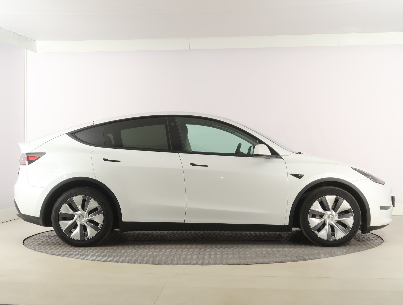Tesla Model Y Long Range AWD – fotografie 8