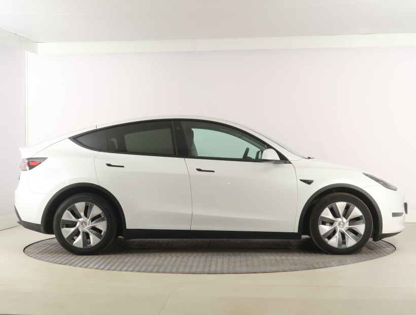 Tesla Model Y, 2023