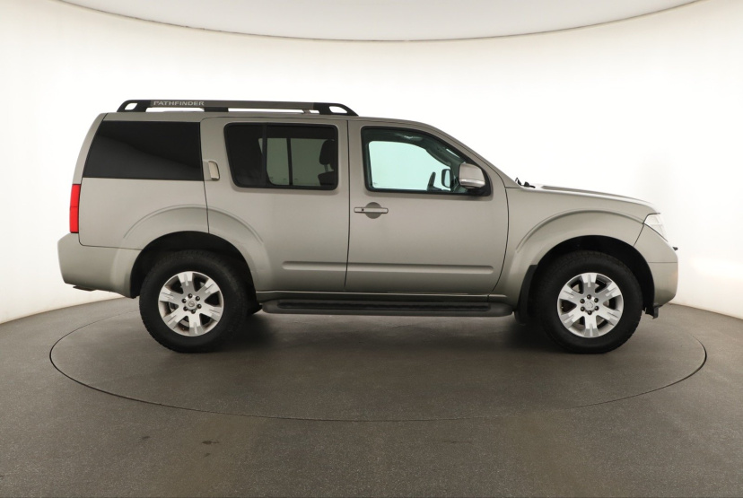 Nissan Pathfinder, 2008