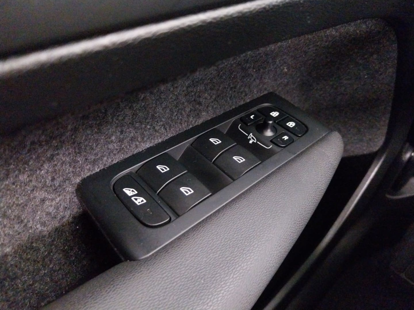 Volvo XC40, 2024