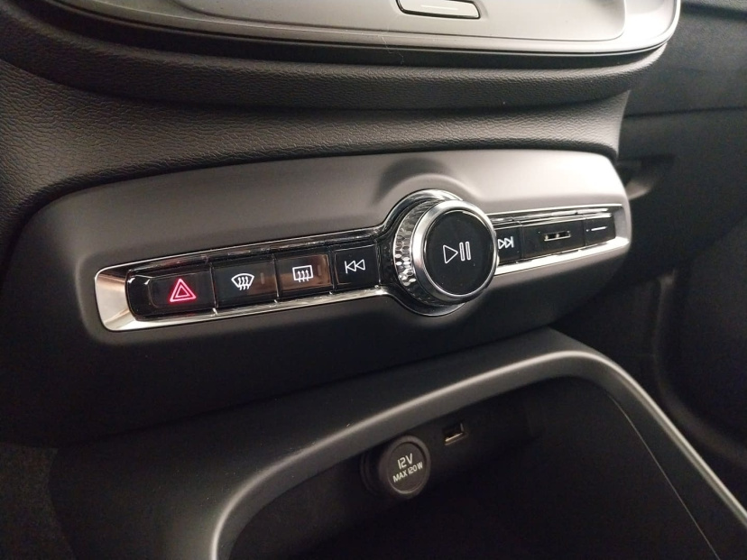 Volvo XC40, 2024