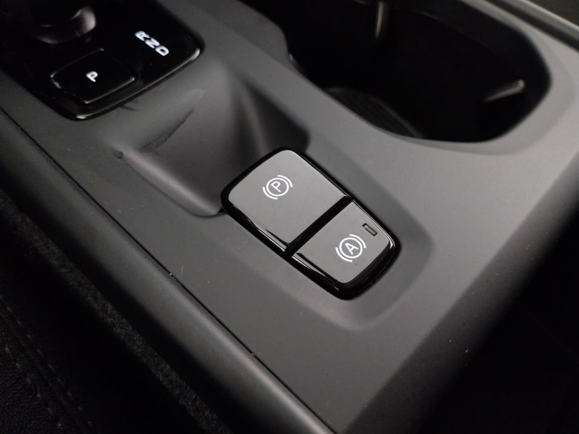 Volvo XC40, 2024