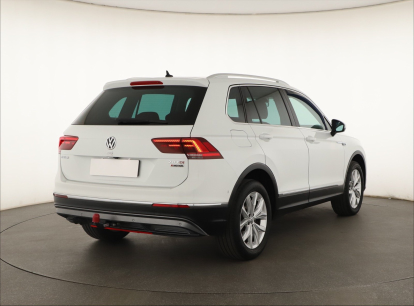 Volkswagen Tiguan, 2016