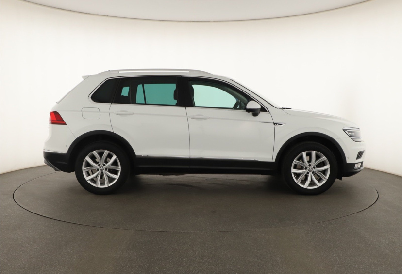 Volkswagen Tiguan, 2016