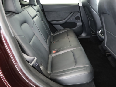 Tesla Model Y - 2024