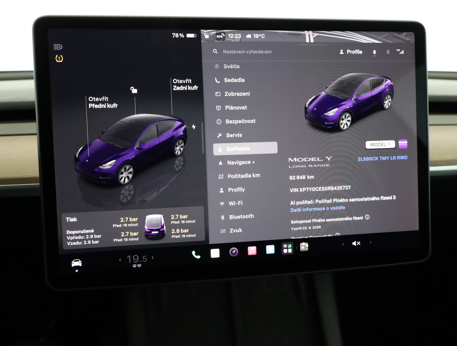 Tesla Model Y - 2024