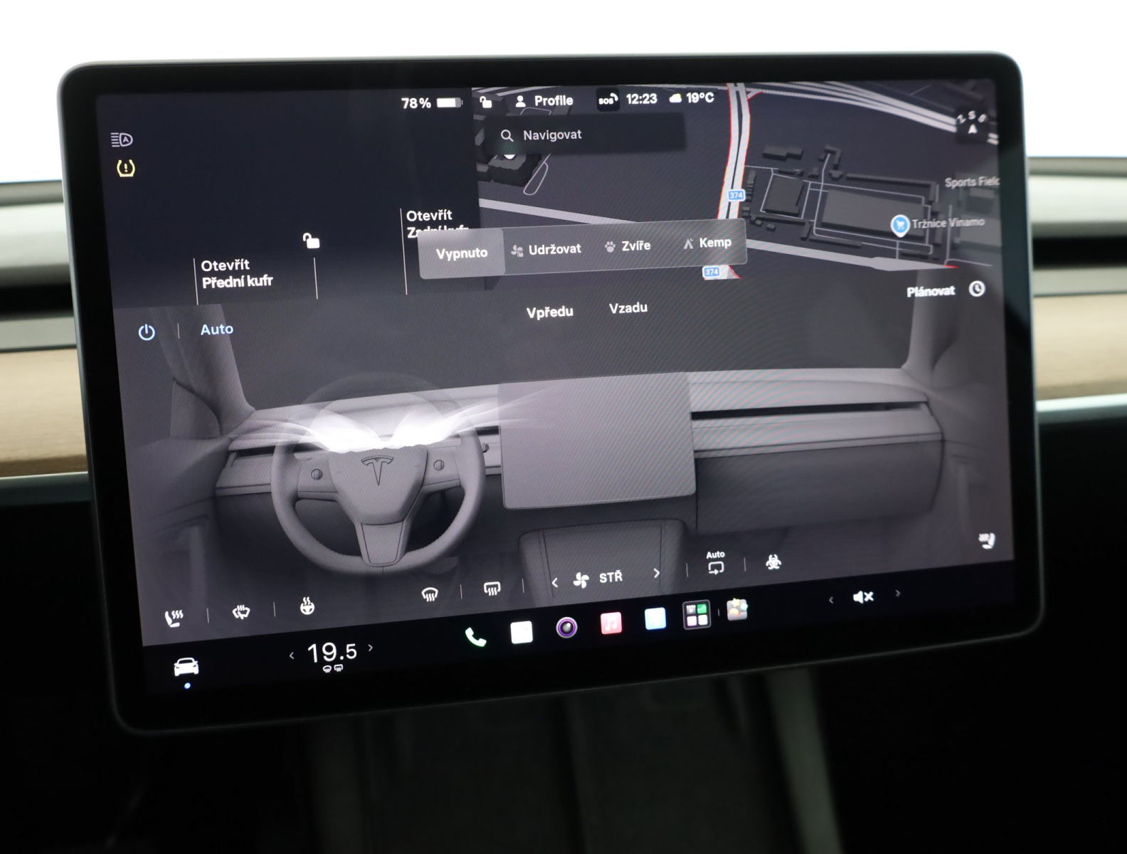 Tesla Model Y - 2024