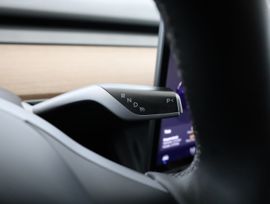 Tesla Model Y - 2024