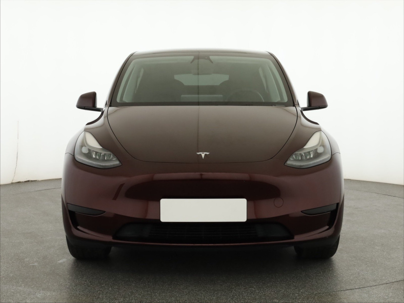 Tesla Model Y, 2024