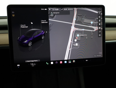 Tesla Model Y - 2024