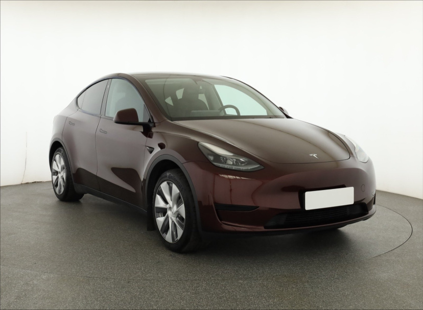 Tesla Model Y, 2024