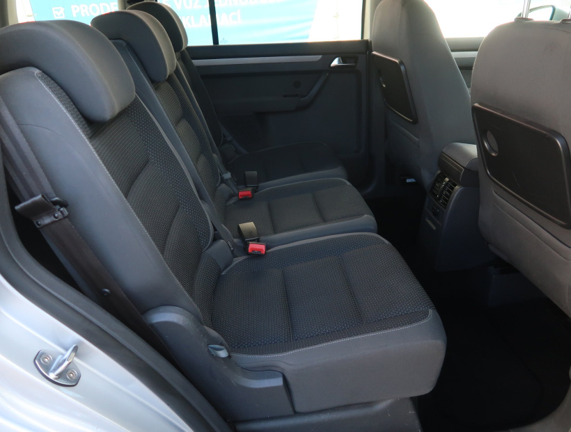 Volkswagen Touran, 2012