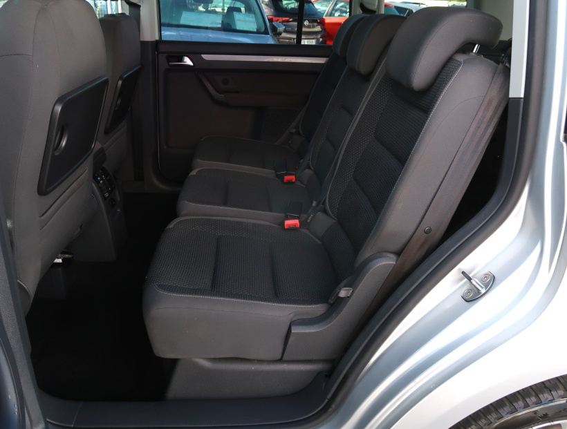 Volkswagen Touran, 2012