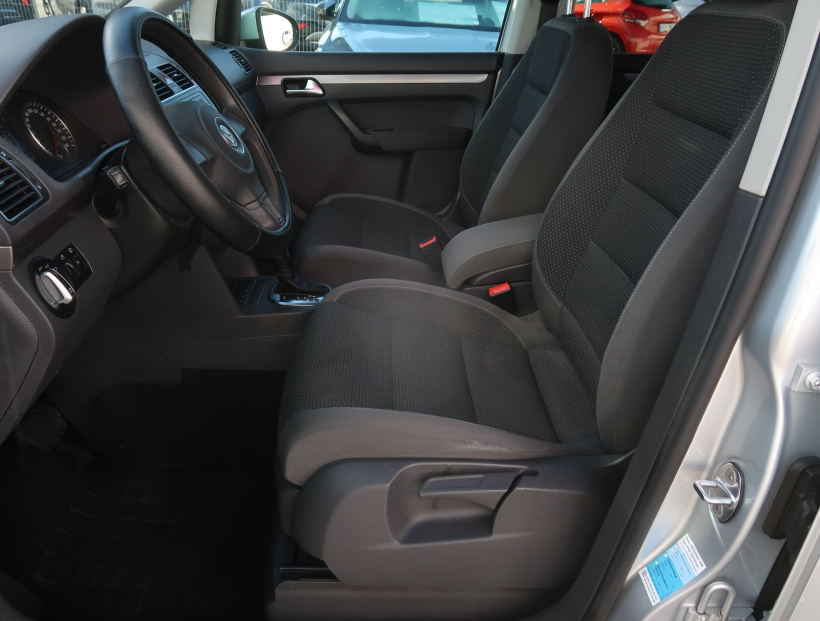 Volkswagen Touran, 2012