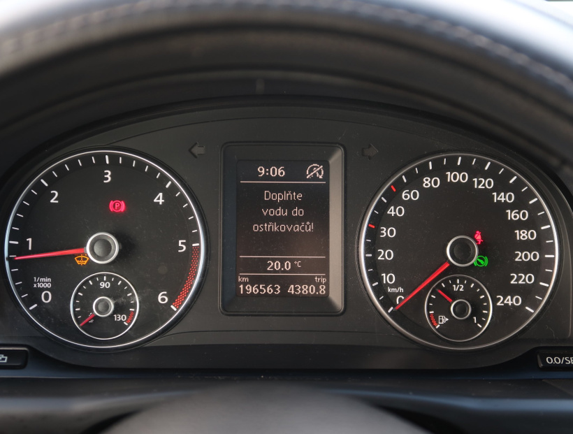 Volkswagen Touran, 2012