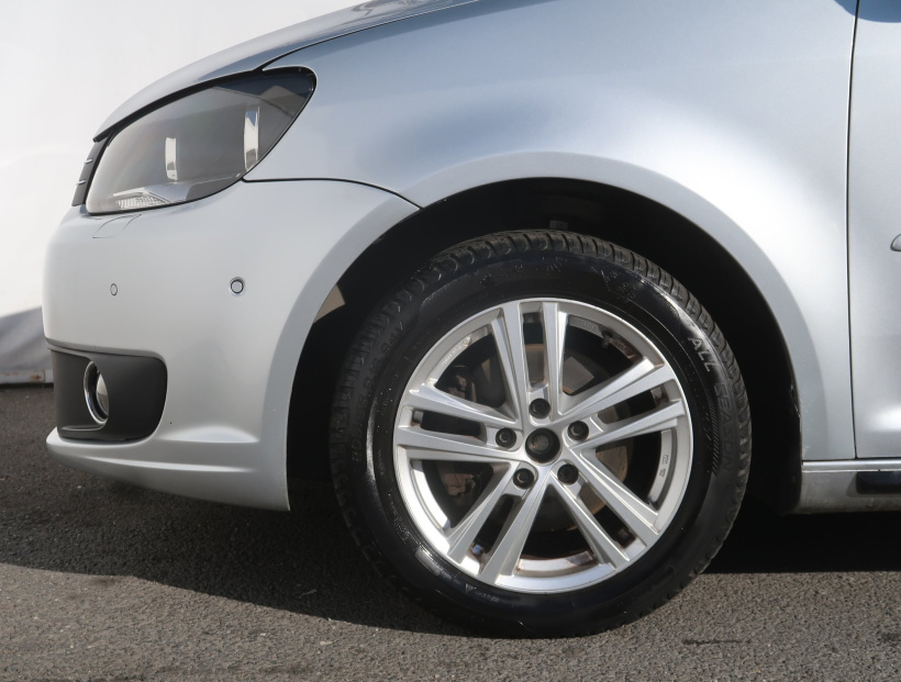 Volkswagen Touran, 2012