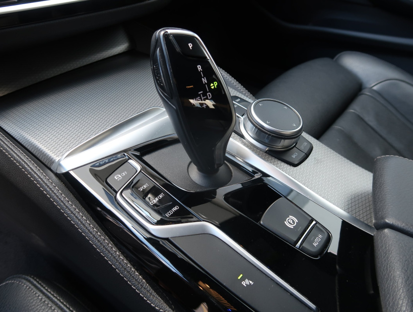 BMW 5, 2020
