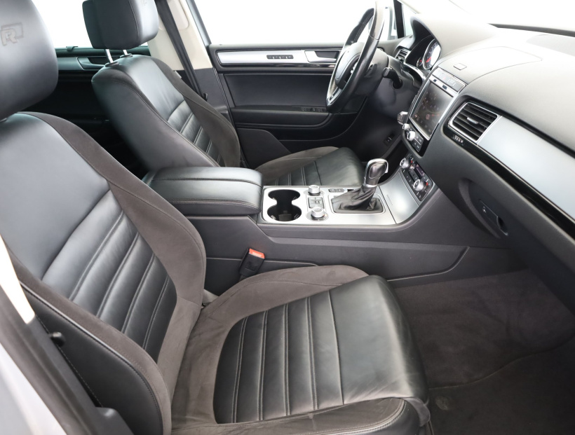 Volkswagen Touareg, 2015
