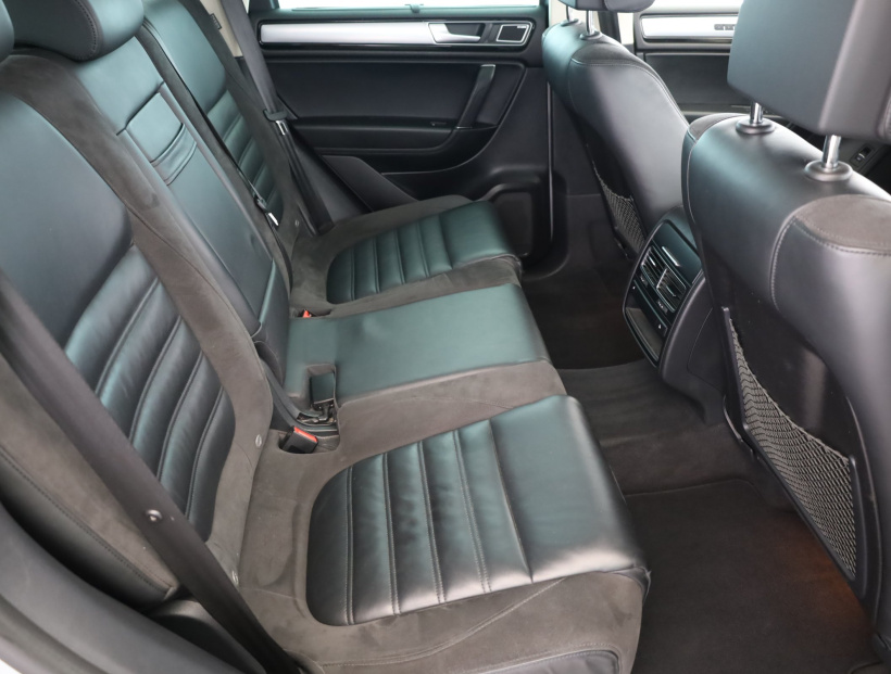 Volkswagen Touareg, 2015