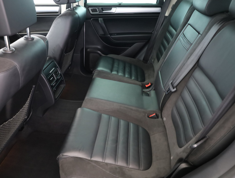 Volkswagen Touareg, 2015