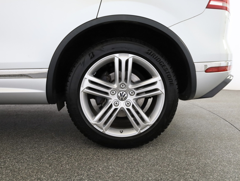 Volkswagen Touareg, 2015