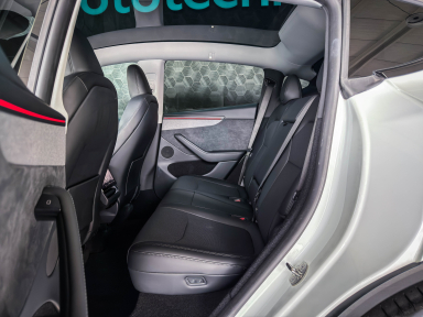 Tesla Model Y - 2025