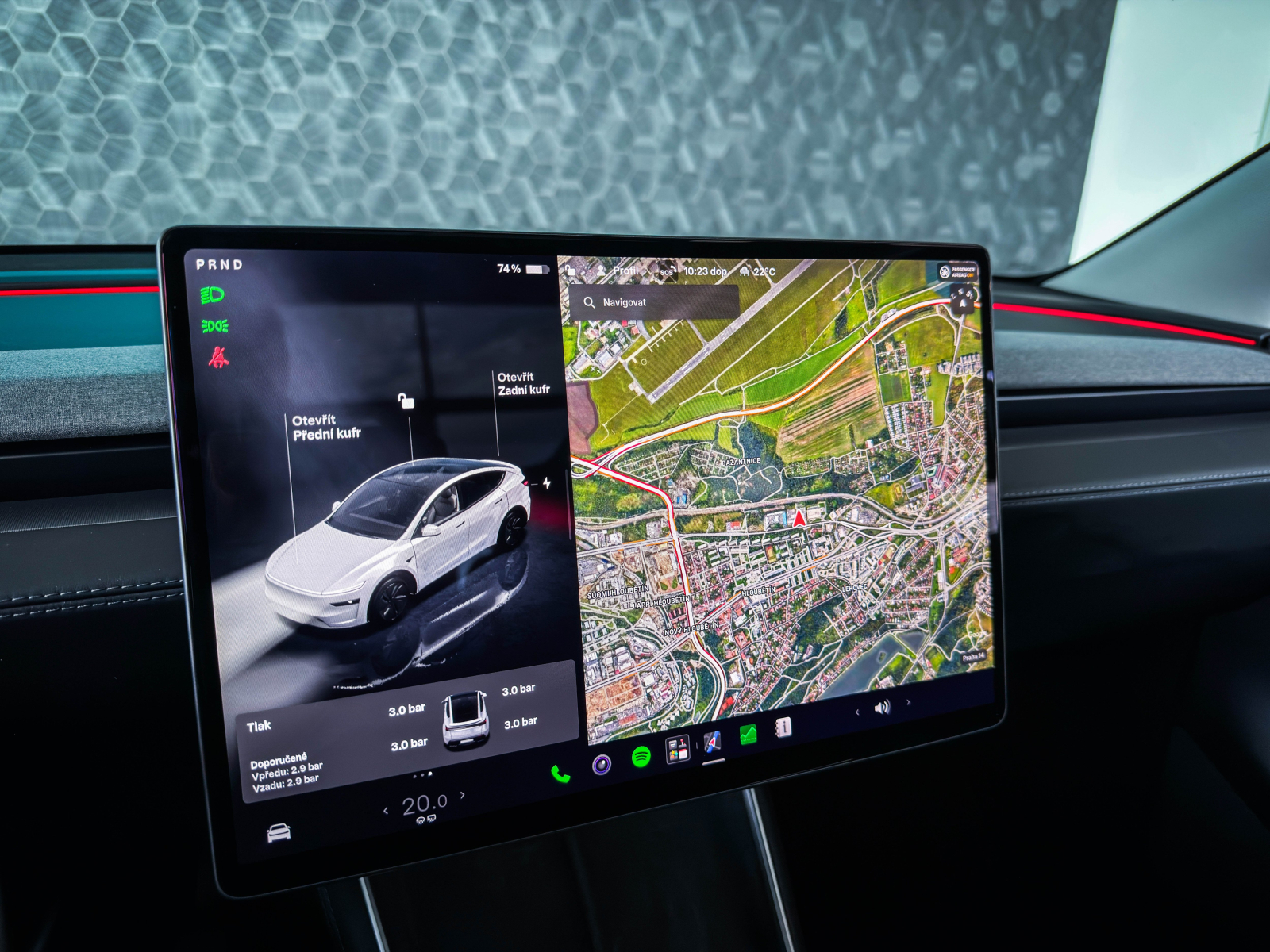 Tesla Model Y - 2025