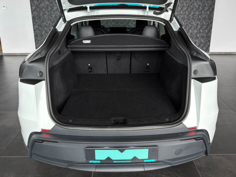 Tesla Model Y, 2025
