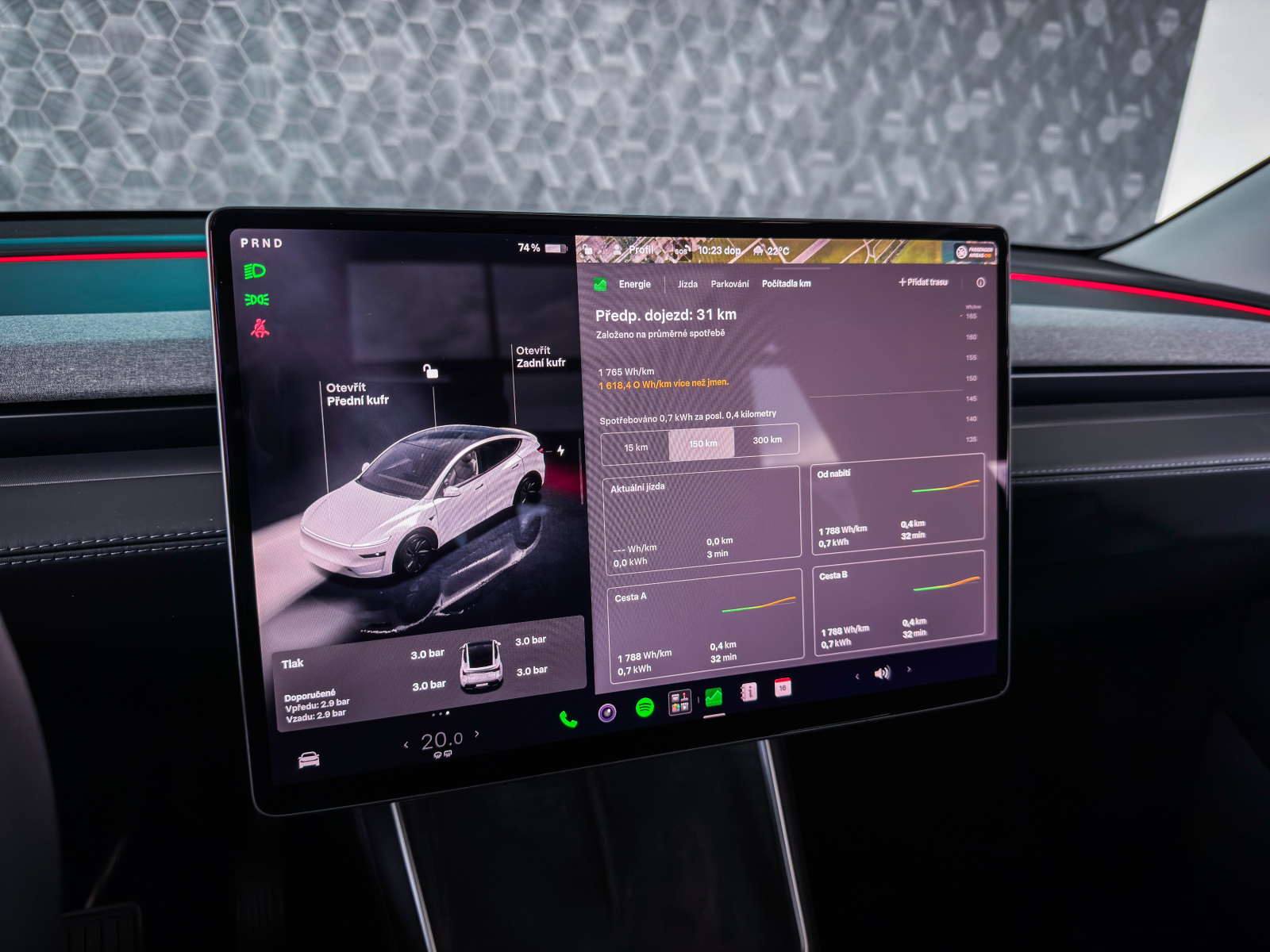 Tesla Model Y - 2025