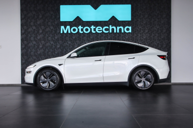 Tesla Model Y - 2025