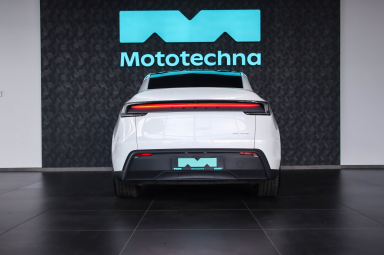 Tesla Model Y - 2025