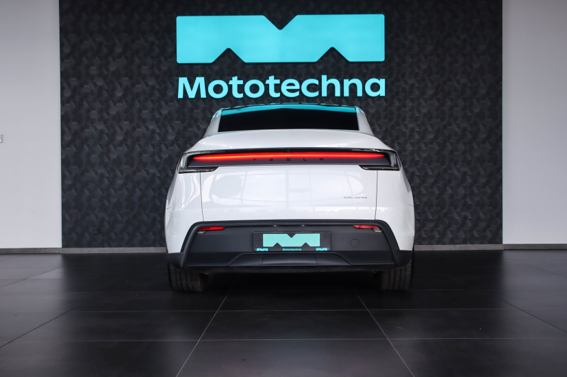 Tesla Model Y, 2025
