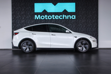 Tesla Model Y - 2025