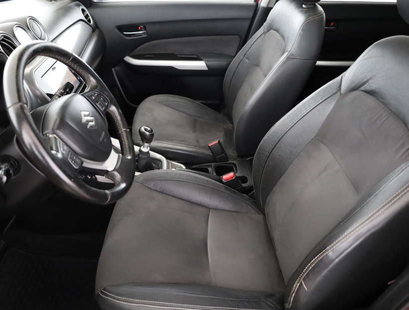 Suzuki Vitara, 2015