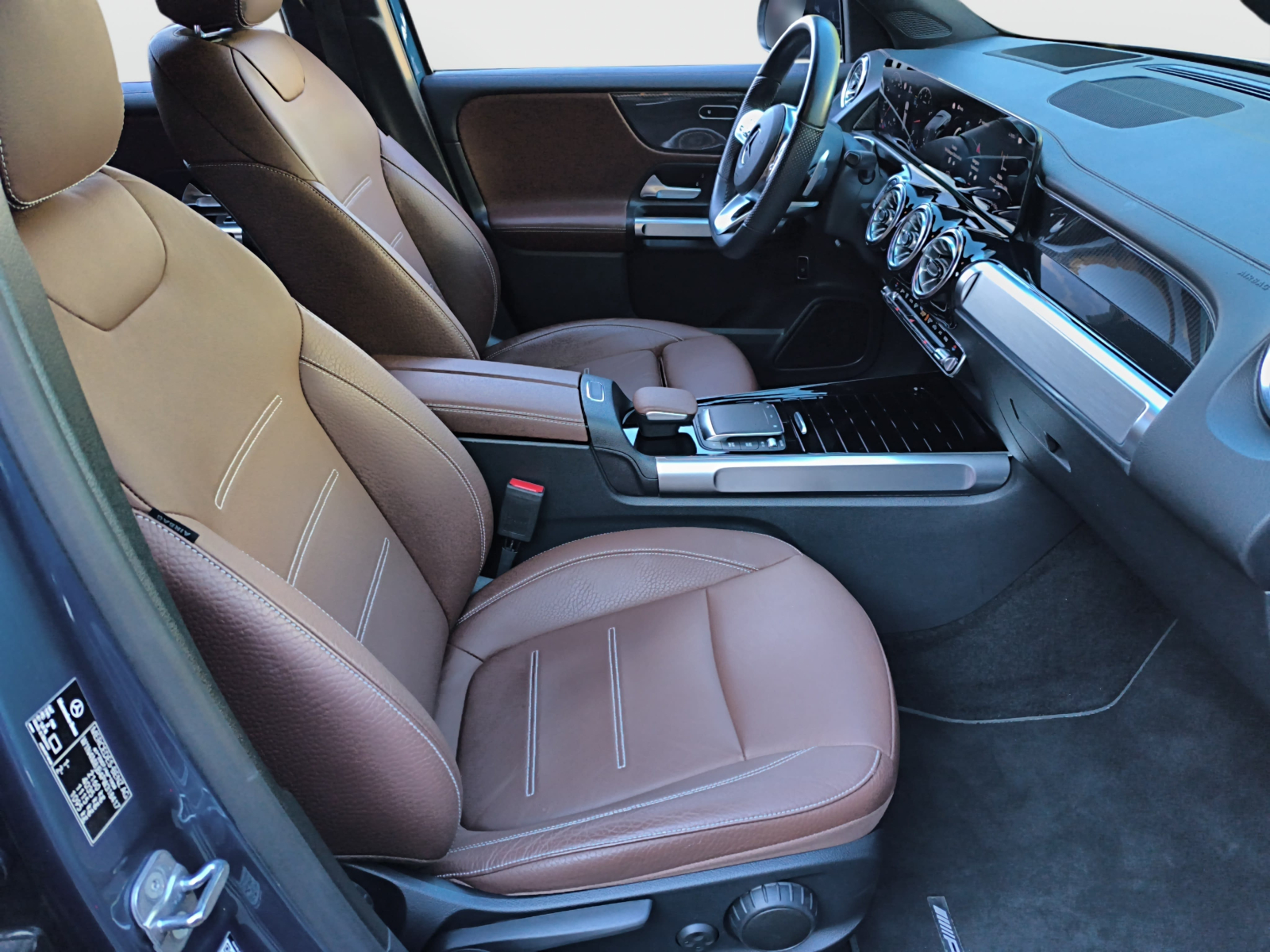 Mercedes-Benz GLB - 2023