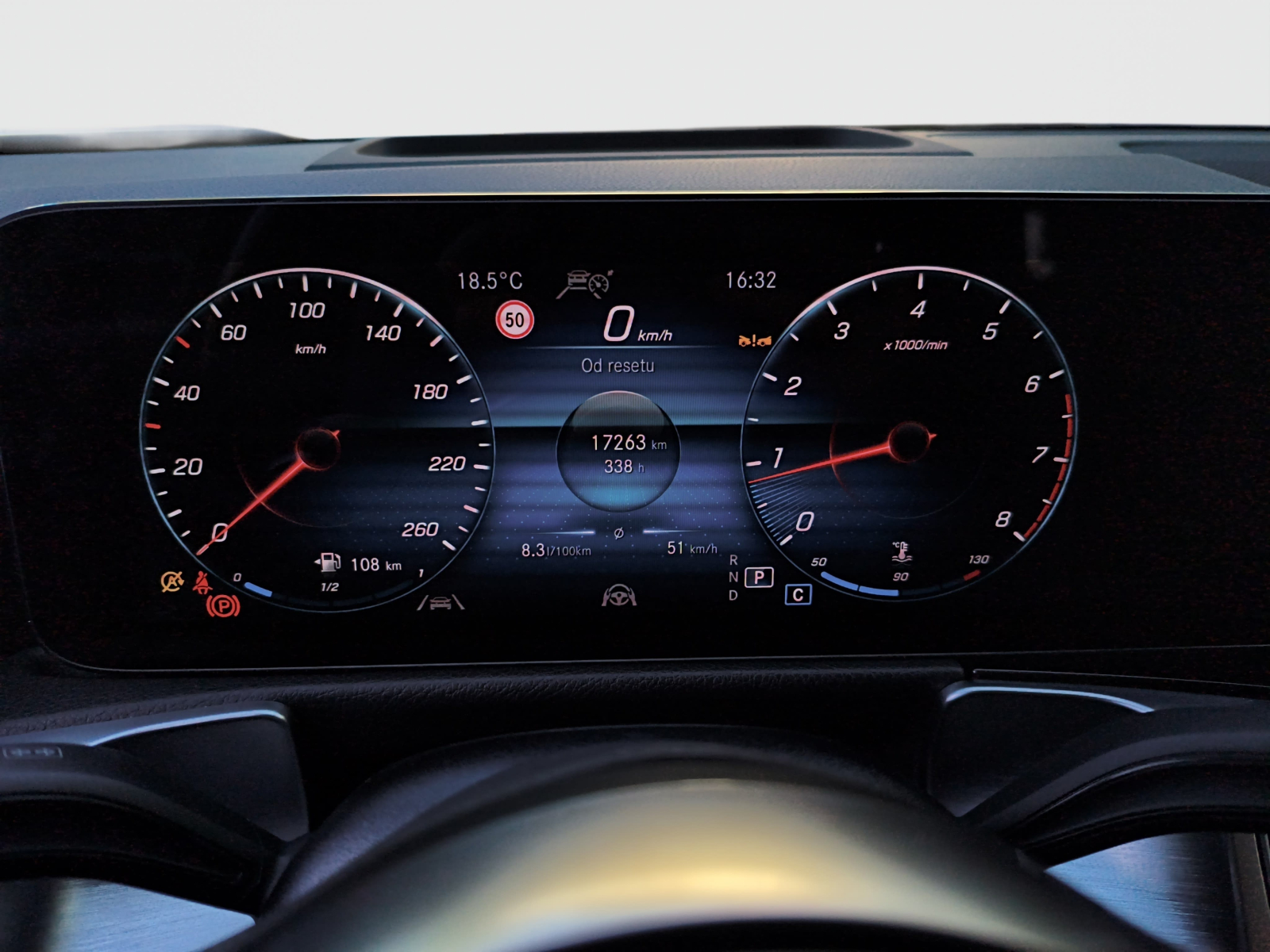 Mercedes-Benz GLB - 2023