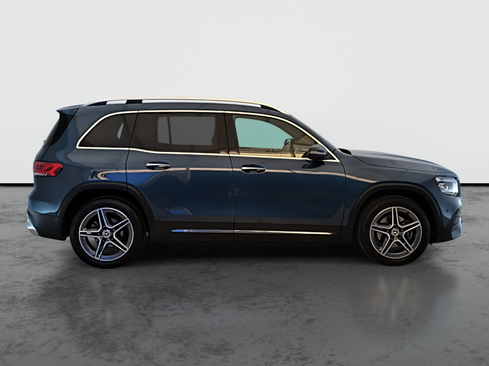 Mercedes-Benz GLB - 2023