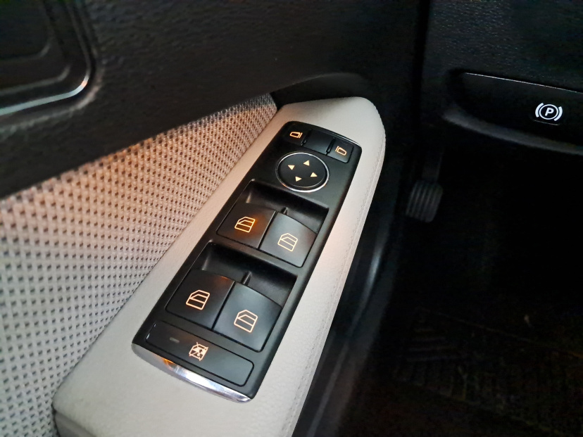 Mercedes-Benz E, 2009