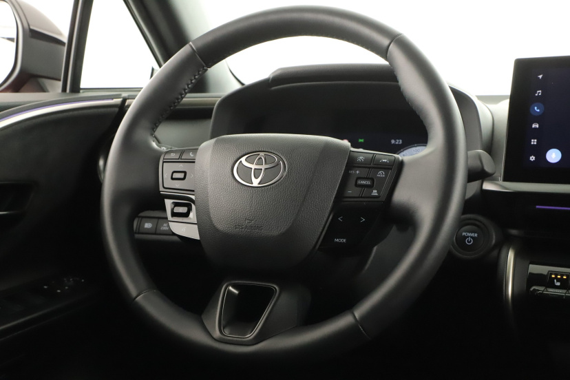 Toyota C-HR, 2025