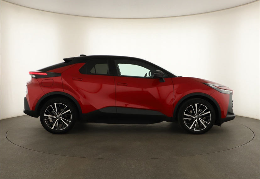 Toyota C-HR, 2025