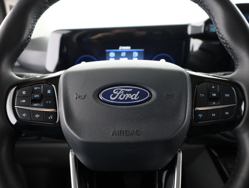 Ford Tourneo Custom, 2025