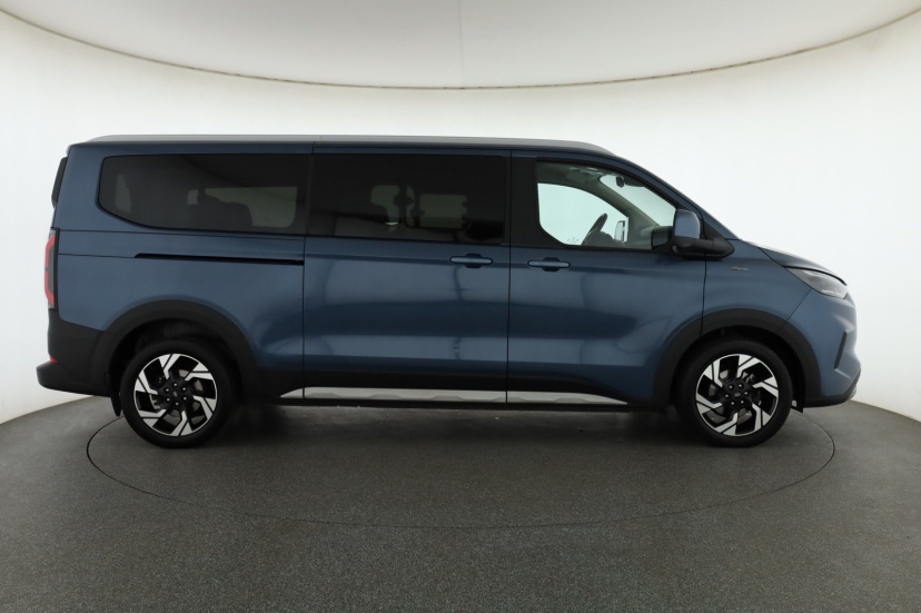 Ford Tourneo Custom, 2025