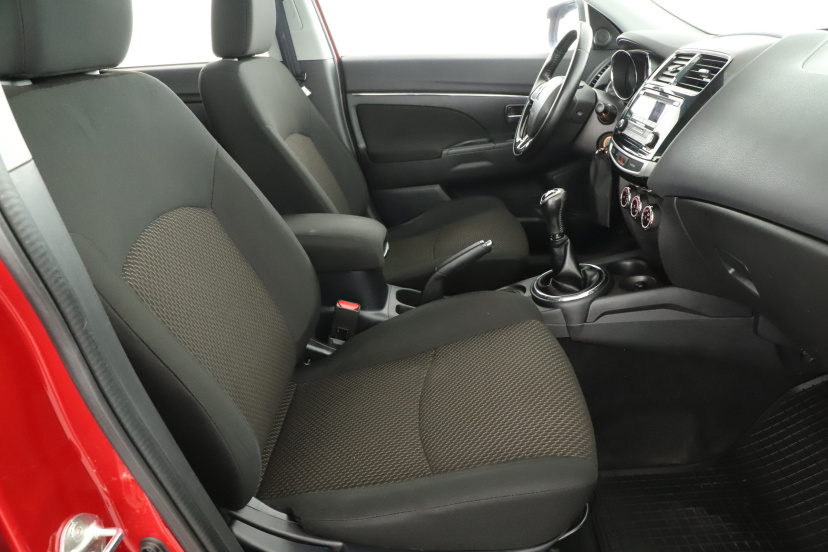 Mitsubishi ASX, 2016