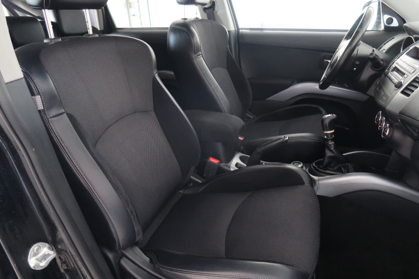 Mitsubishi Outlander, 2012