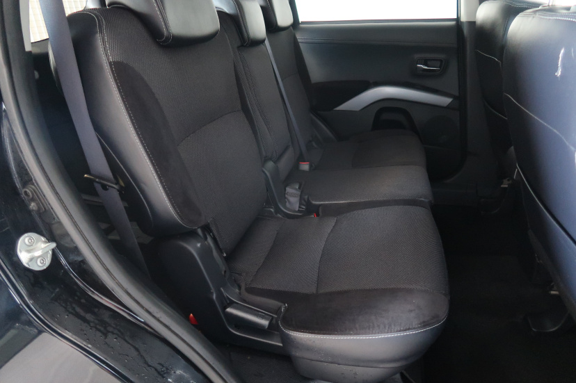 Mitsubishi Outlander, 2012