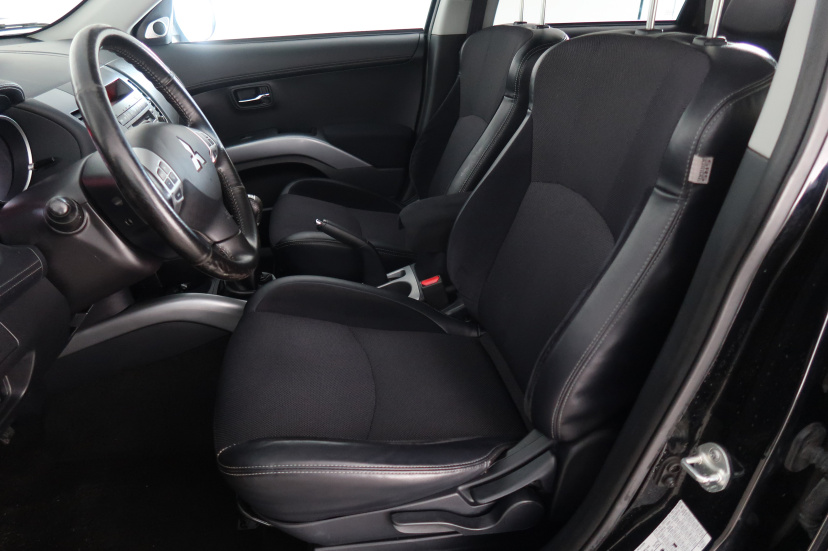 Mitsubishi Outlander, 2012